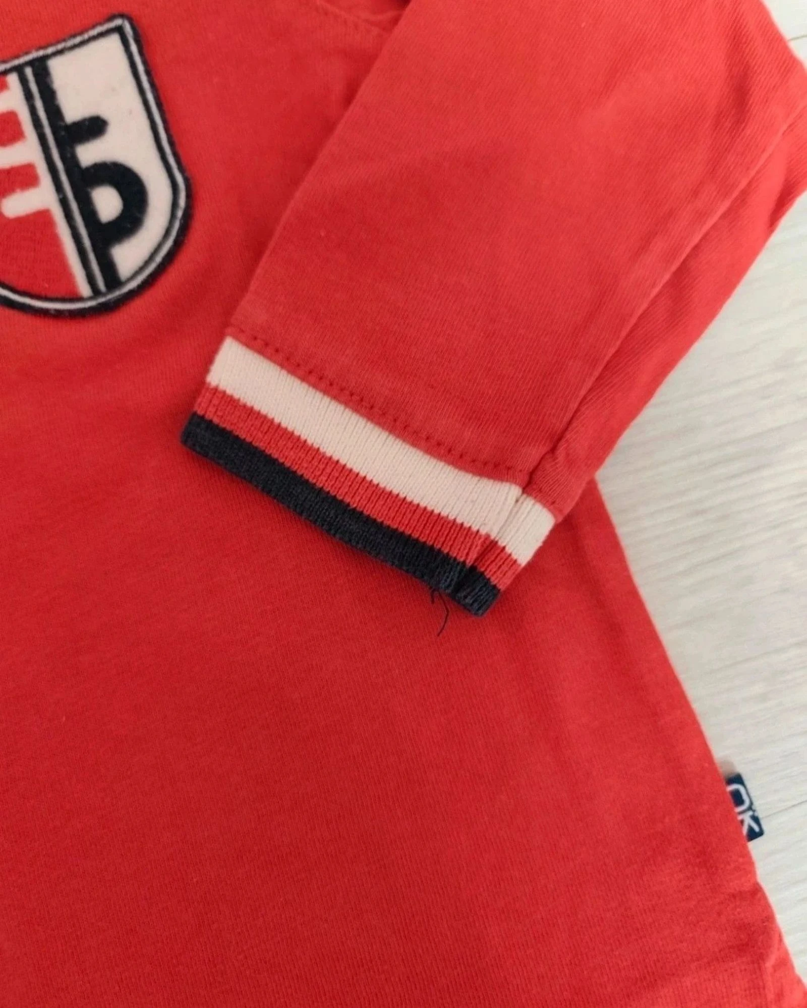 Camiseta de manga larga roja 🧸 Talla 2 años 🧸 Okaidi – photo 4
